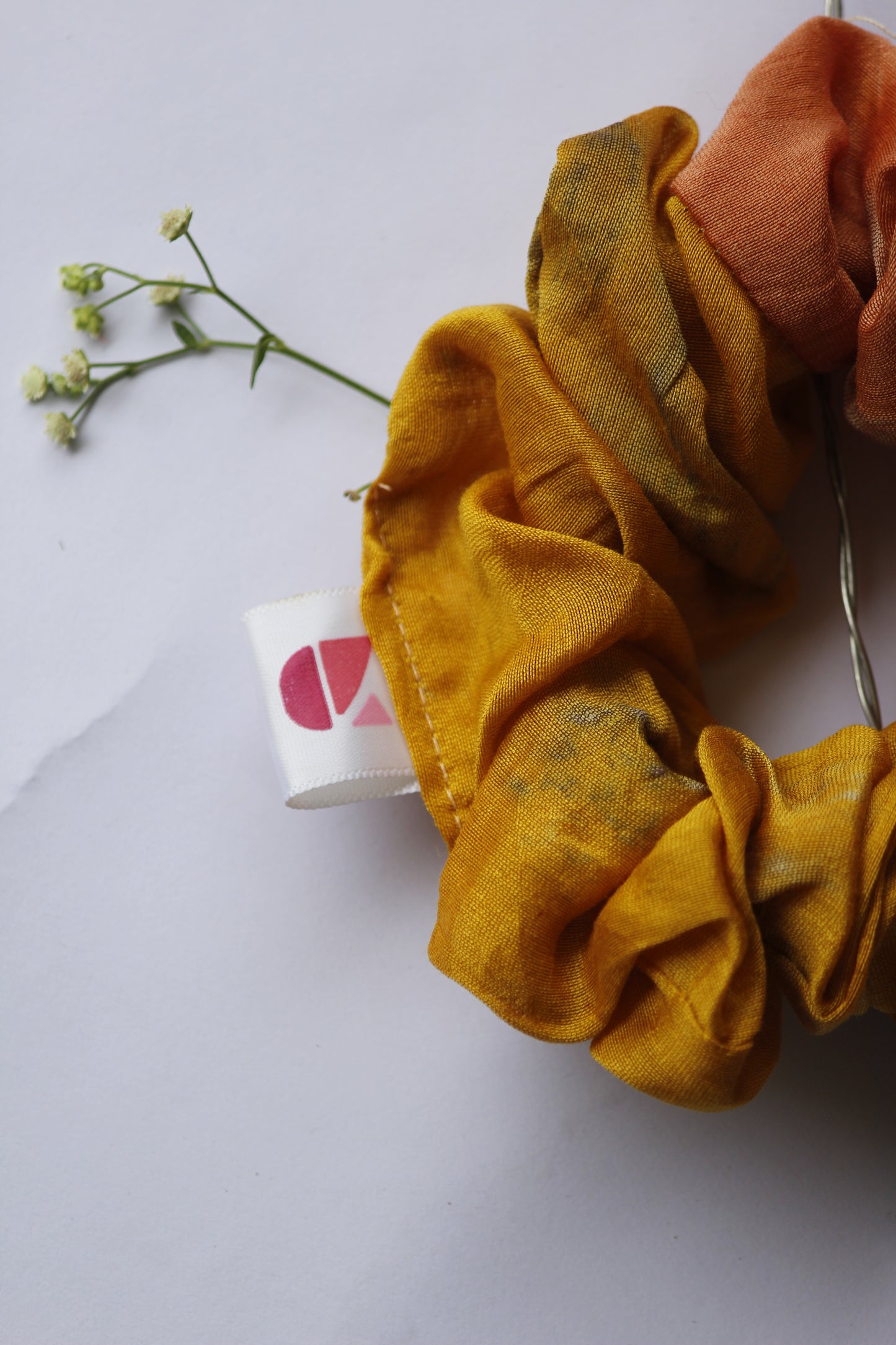 COLOR POP - HABUTAI SILK SCRUNCHIES