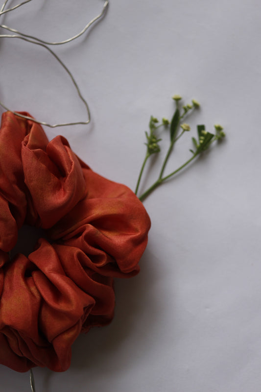 GLOSSY - HABUTAI SILK SCRUNCHIES